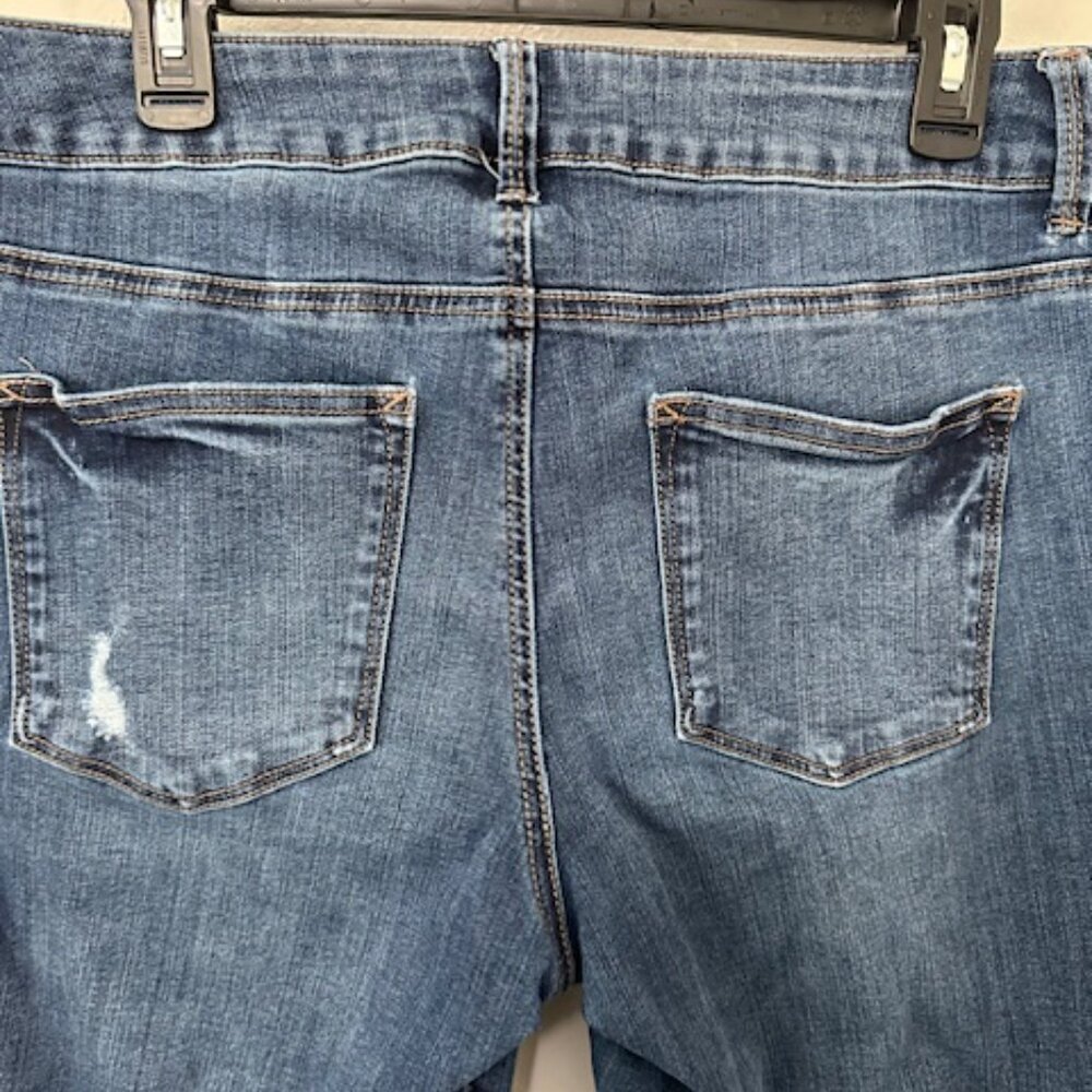 Maurices Mid Rise Jeans - Picture 2 of 6